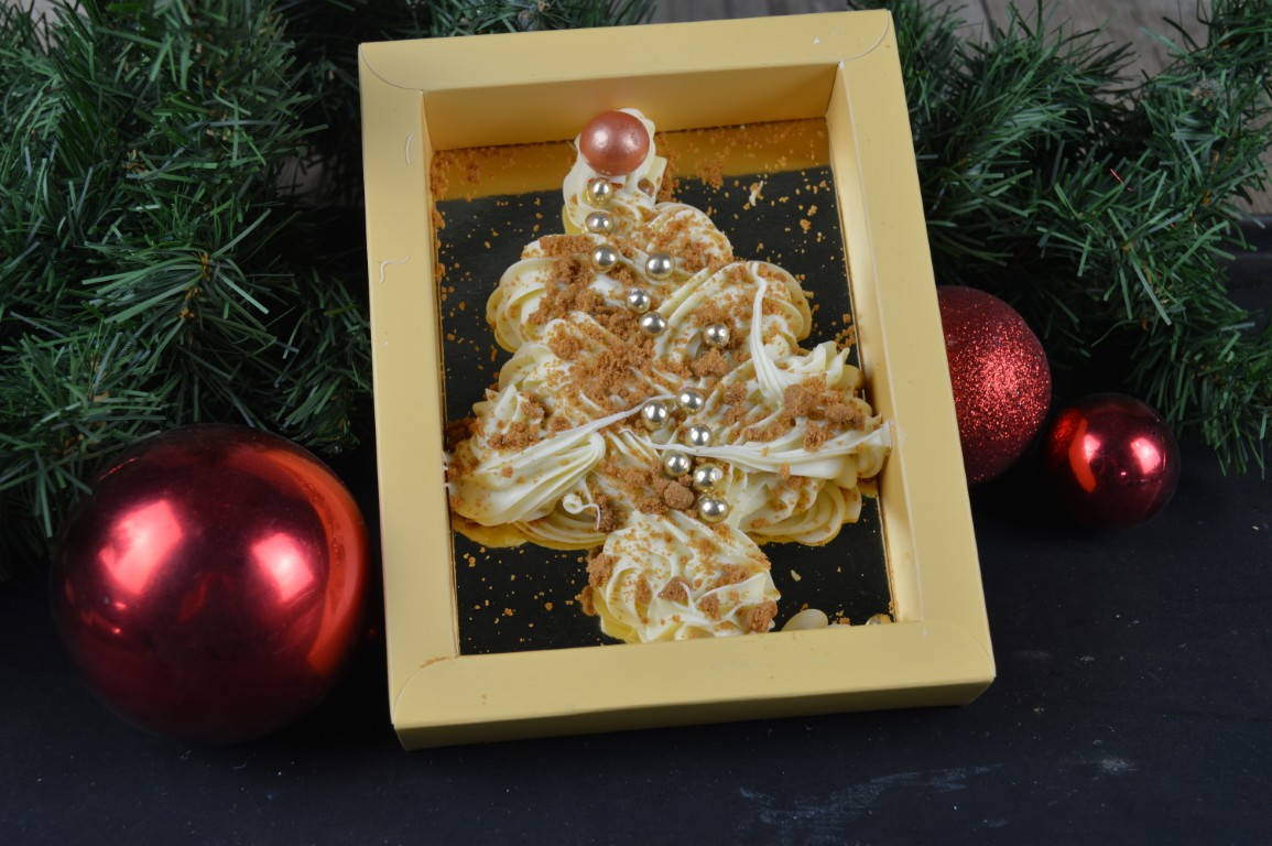 Biscoff white christmas tree 2 (Middel).JPG