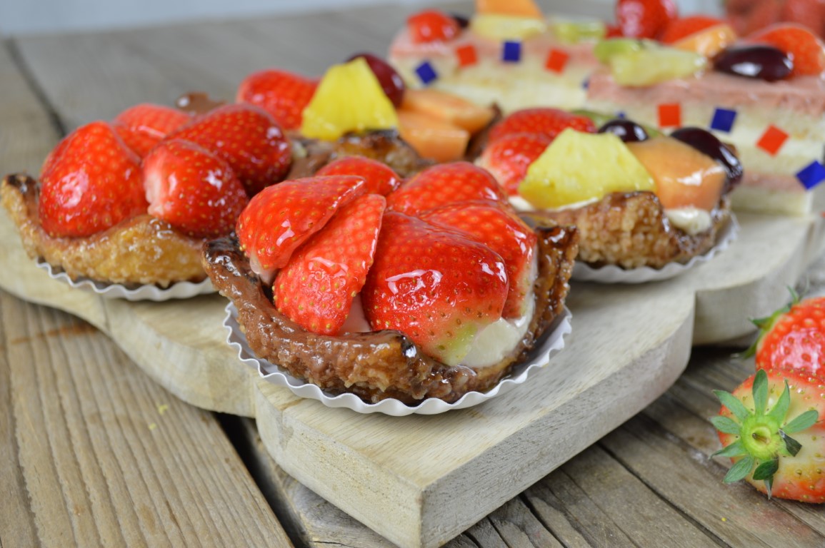 Gesorteerd vers fruit gebak bestellen | Bakkerij van der Grijn