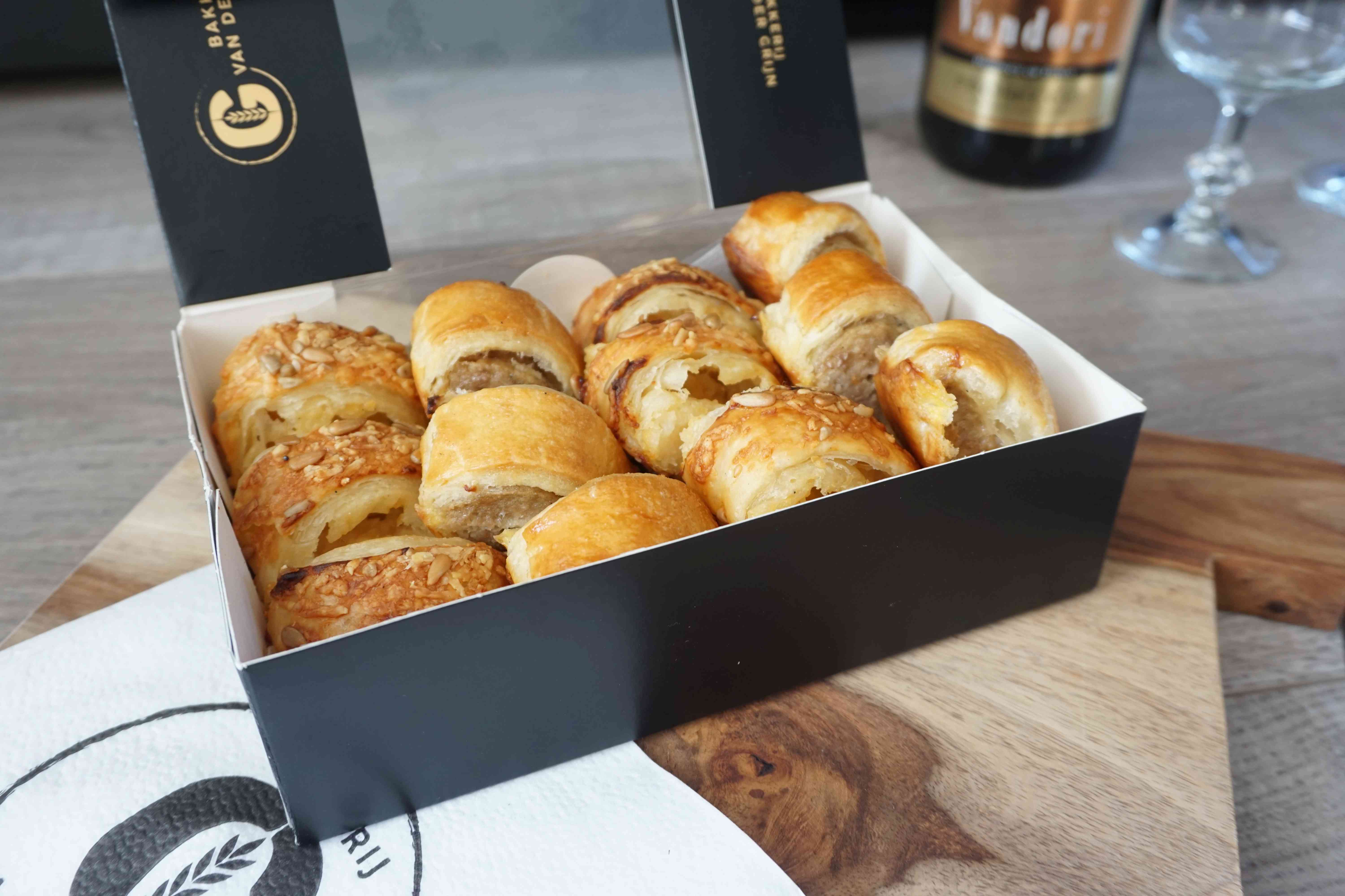 Hartige borrelhapjes per 12 verpakt