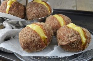 Gevulde kanelo met gele room