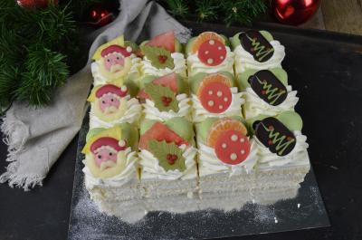 kersttaart 12 pers 5.JPG