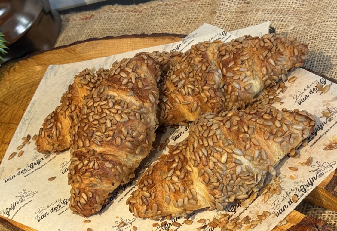 meergranen croissant 1 (Middel).jpg