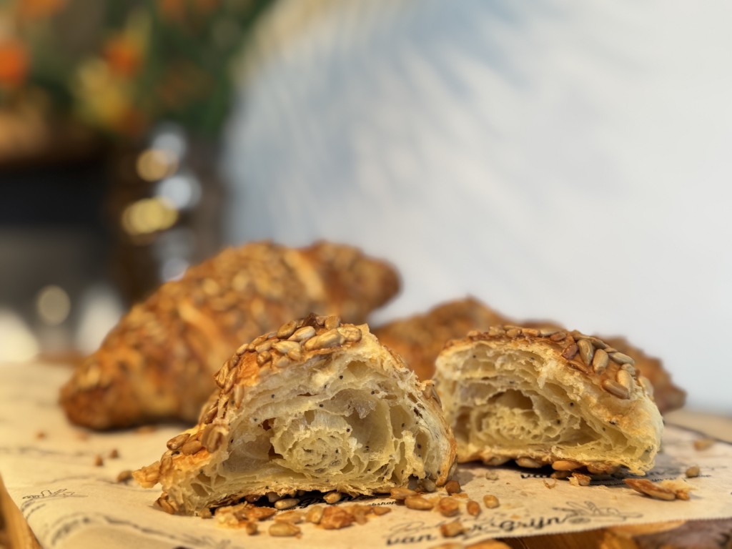 meergranen croissant 3 (Middel).jpg
