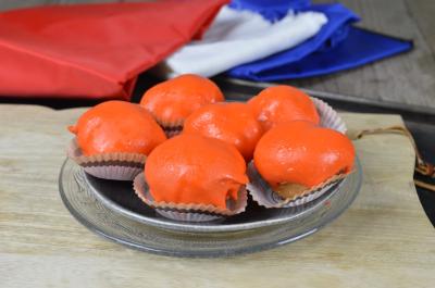 oranje soesjes per 6 1 (Middel).JPG