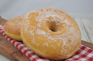 reuze donut 3 (Medium).jpg